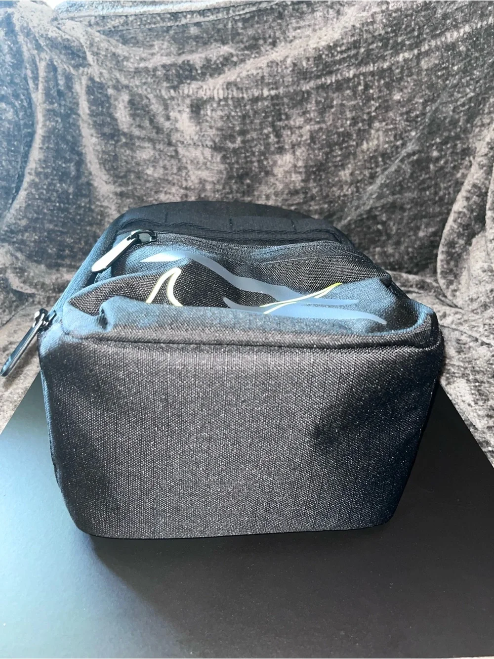 Nike Vertical Fuel Pack Insulated Lunch Pouch Bag Black Volt Neon